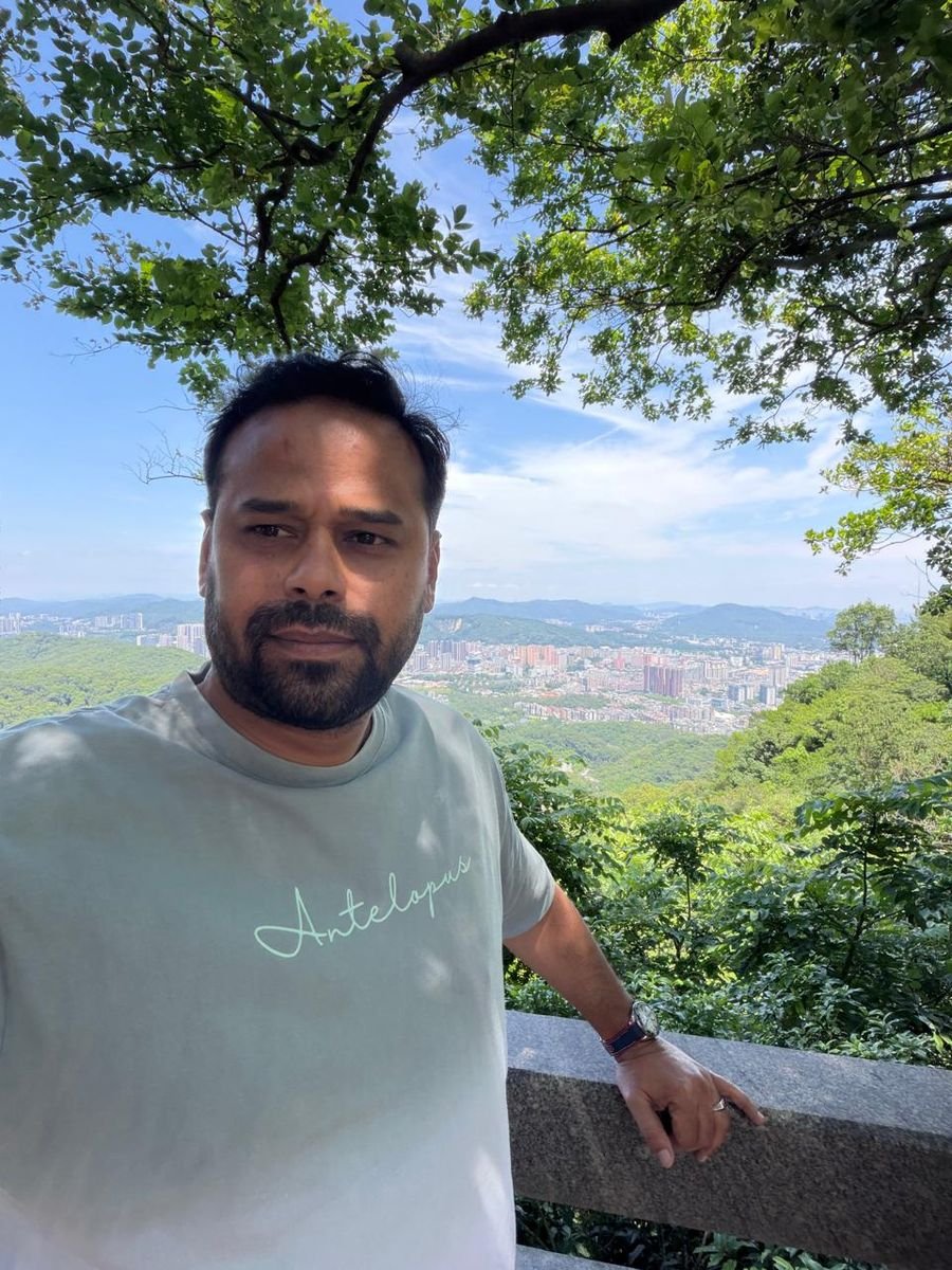 Syed Mansoorali &mdash; Founder of Golden Arrow Studio